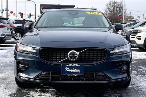 2024 Volvo S60 B5 Plus Dark Theme