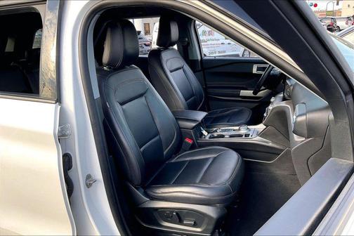 Star White Metallic Tri-Coat 2023 Ford Explorer XLT