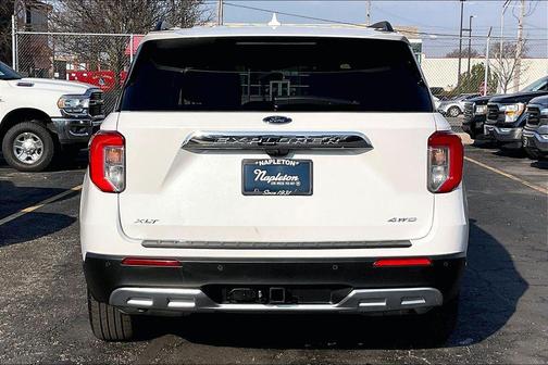 Star White Metallic Tri-Coat 2023 Ford Explorer XLT