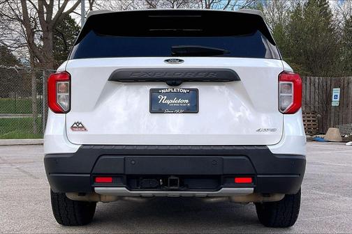 Star White Metallic Tri-Coat 2022 Ford Explorer Timberline