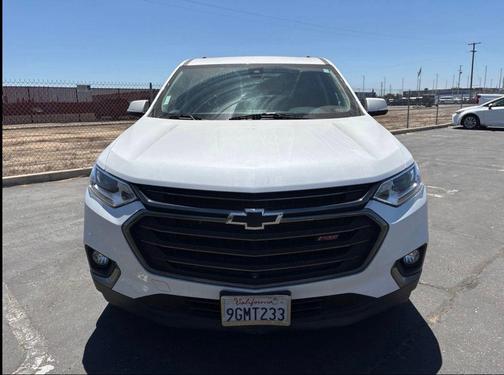 Iridescent Pearl Tricoat 2020 Chevrolet Traverse RS