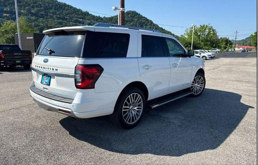 Star White Metallic Tri-Coat 2022 Ford Expedition Platinum