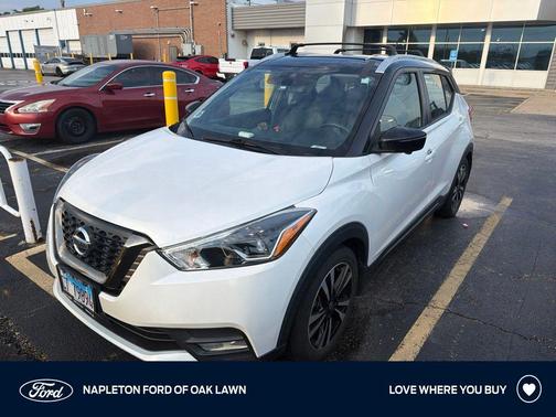 Aspen White/Super Black 2020 Nissan Kicks SR