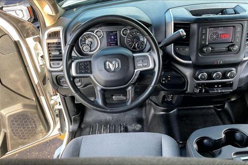 2020 RAM 2500 Big Horn Crew Cab 4X4 6'4' Box