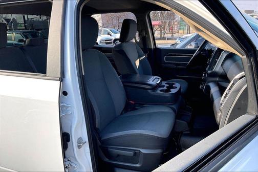 2020 RAM 2500 Big Horn Crew Cab 4X4 6'4' Box