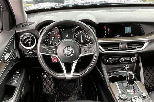 Vulcano Black Metallic 2018 Alfa Romeo Stelvio Ti