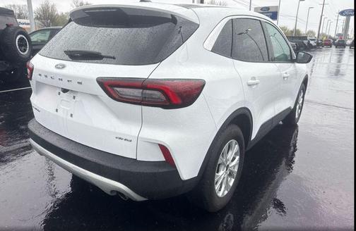 Oxford White 2023 Ford Escape Active