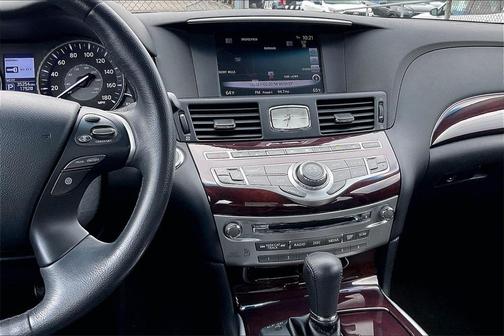 2019 INFINITI Q70 3.7X LUXE