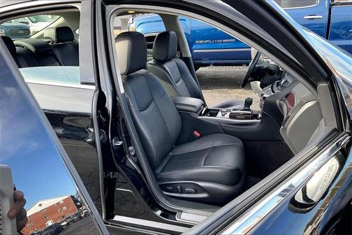 2019 INFINITI Q70 3.7X LUXE