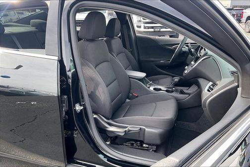 Mosaic Black Metallic 2024 Chevrolet Malibu FWD RS