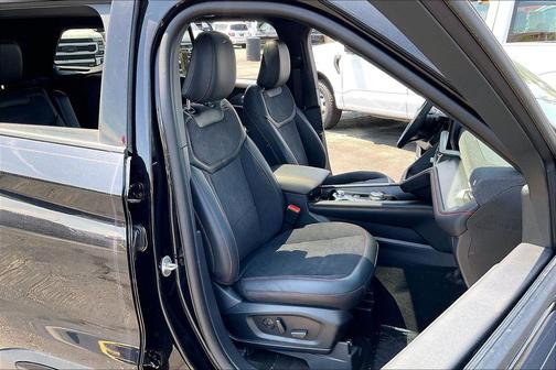 Agate Black Metallic 2026 Ford Explorer ST