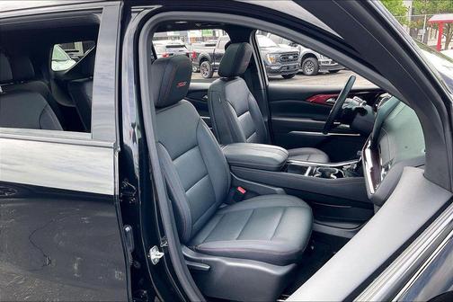 Mosaic Black Metallic 2025 Chevrolet Traverse AWD Z71