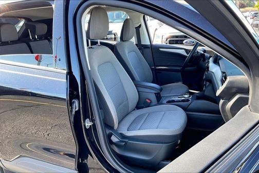 Agate Black Metallic 2022 Ford Escape SE