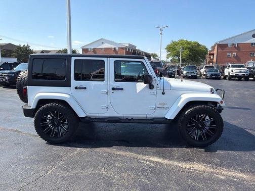 Bright White Clearcoat 2015 Jeep Wrangler Unlimited Sahara