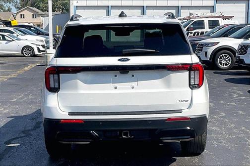 Star White Metallic Tri-Coat 2025 Ford Explorer ST-Line