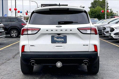 Star White Metallic Tri-Coat 2022 Ford Escape SEL