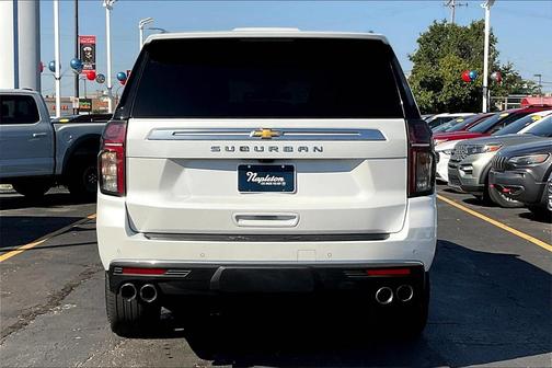 2022 Chevrolet Suburban 4WD High Country