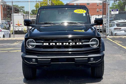 Shadow Black 2024 Ford Bronco Outer Banks