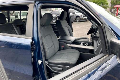 Patriot Blue Pearlcoat 2019 RAM 1500 Big Horn