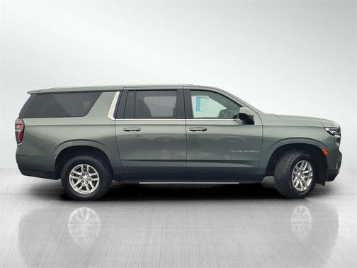 2024 Chevrolet Suburban LT