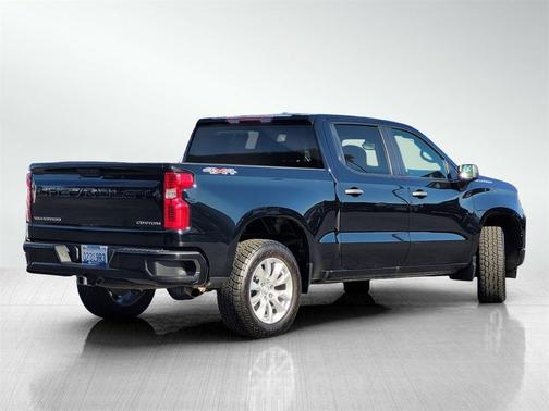 2022 Chevrolet Silverado 1500 Custom