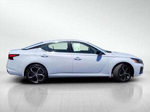 2024 Nissan Altima SR FWD