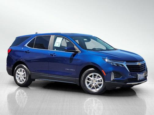 Blue Glow Metallic 2022 Chevrolet Equinox LT