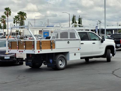2025 Chevrolet Silverado 3500 WT