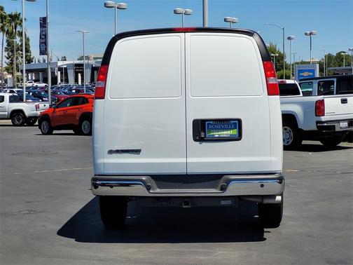 2025 Chevrolet Express 2500 RWD 2500 Regular Wheelbase WT