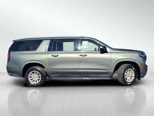 2024 Chevrolet Suburban LT