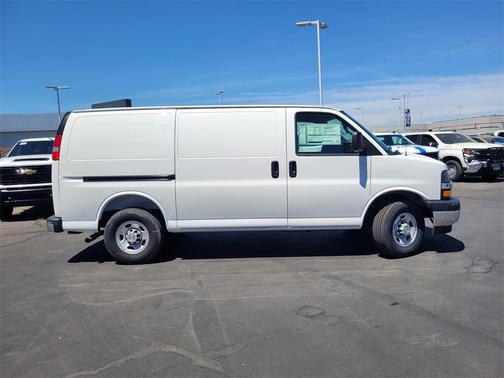 2025 Chevrolet Express 2500 RWD 2500 Regular Wheelbase WT