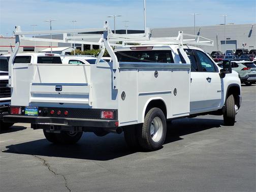2025 Chevrolet Silverado 3500 WT