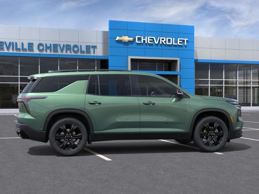 Green 2027 Chevrolet Traverse LT