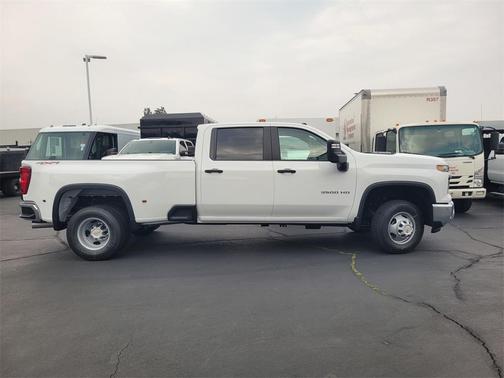 2026 Chevrolet Silverado 3500 WT