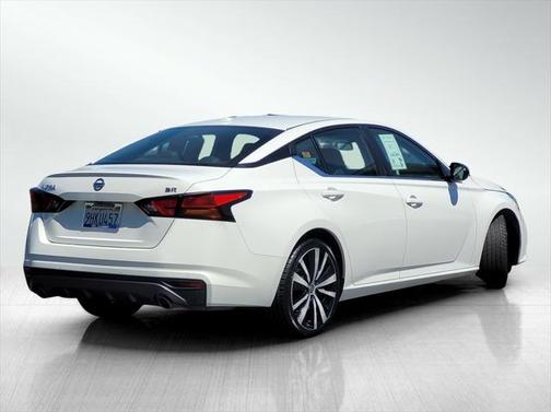 2021 Nissan Altima SR FWD