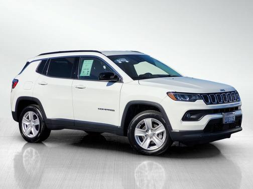 Bright White Clearcoat 2022 Jeep Compass Latitude 4x4