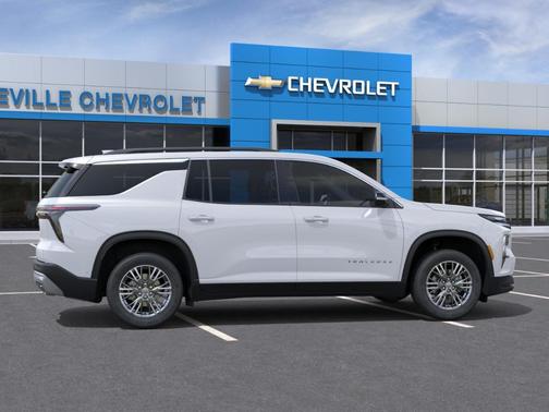 White 2027 Chevrolet Traverse LT