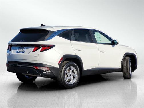 2022 Hyundai TUCSON SE