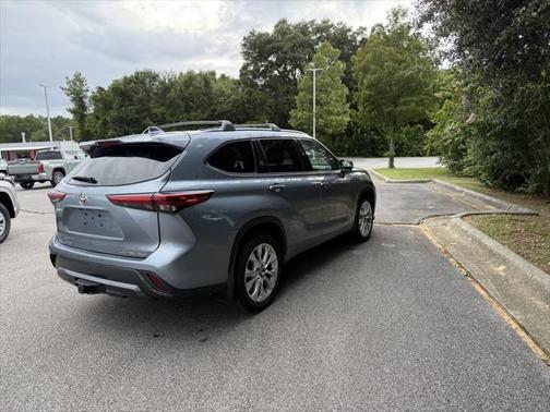2022 Toyota Highlander Limited