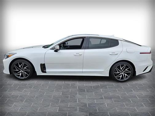 2022 Kia Stinger GT-Line