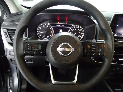 Gun Metallic 2024 Nissan Rogue SV