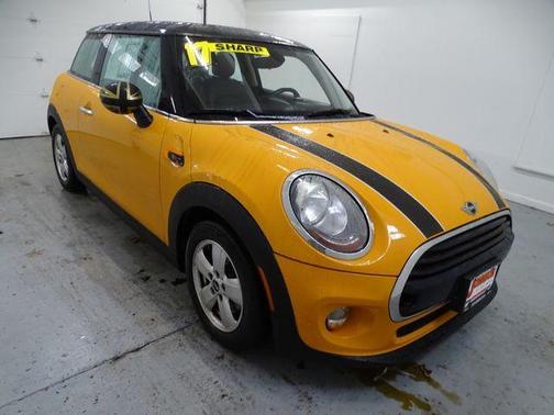 2017 MINI Hardtop Cooper