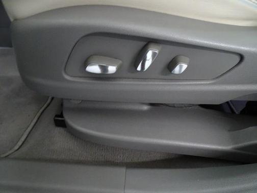 Silver Metallic 2023 Cadillac XT6 Premium Luxury AWD