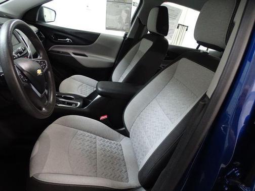 Blue Glow Metallic 2022 Chevrolet Equinox LS