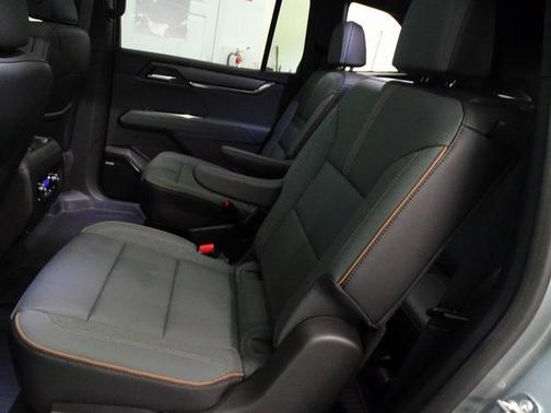 2025 GMC Acadia AT4