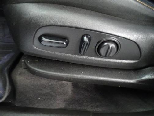 Iridescent Pearl Tricoat 2019 Chevrolet Traverse LT Leather