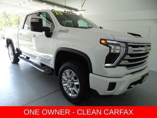 Iridescent Pearl Tricoat 2024 Chevrolet Silverado 3500 High Country