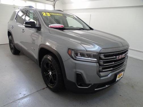 2023 GMC Acadia AT4