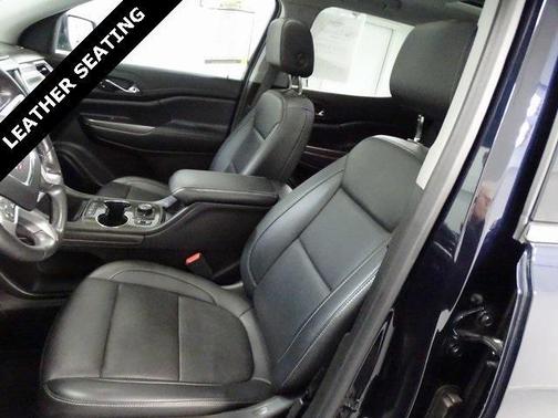 2022 GMC Acadia SLT