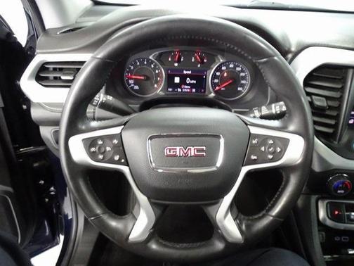 2022 GMC Acadia SLT
